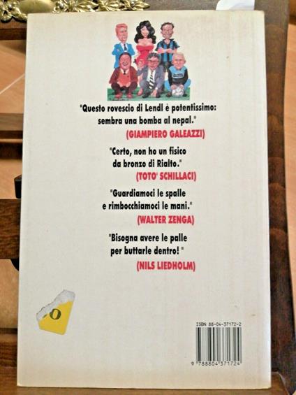 Stupidario Del Calcio E Altri Sport - Marco Travaglio - Mondadori - Marco Travaglio - copertina