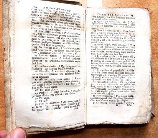 M. Tullii Ciceronis - De Officiis Libri Tres - 1711 Joannem Manfr Patavii - copertina