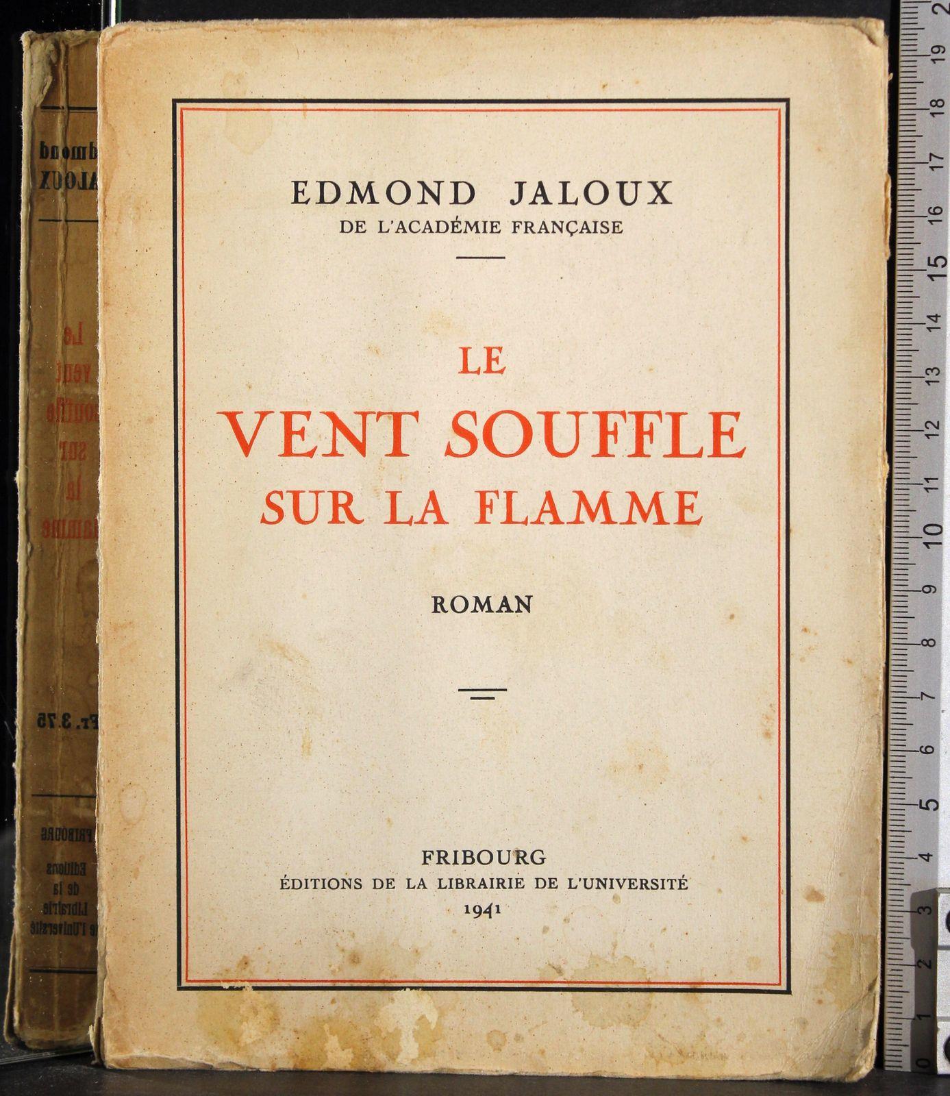 Le vent souffle sur la flamme