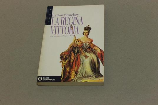 La La regina Vittoria - Lytton Strachey - copertina