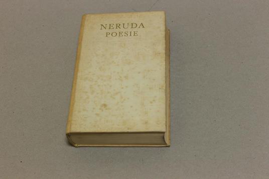 Poesie - Pablo Neruda - copertina