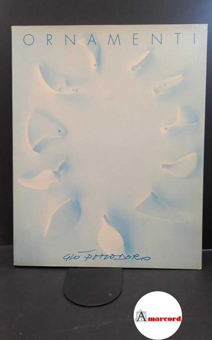 Pomodoro, Giò. , and Busetto, Giorgio. , Centrodi, Giuliano. Giò Pomodoro : ornamenti 1954-1995. Firenze Artificio, 1995 - Giò Pomodoro - copertina