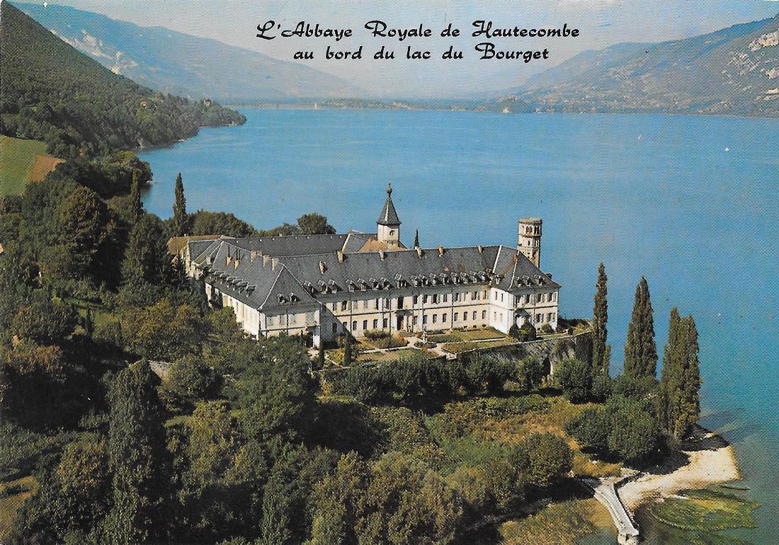 L' abbaye Royal de Hautecombe au bord du lac du Bourget. Non viaggiata