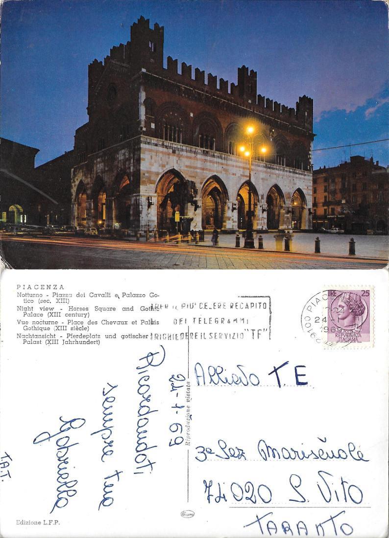 Piacenza. Notturno. Piazza dei Cavalli e Palazzo Gotico. Viaggiata 1969