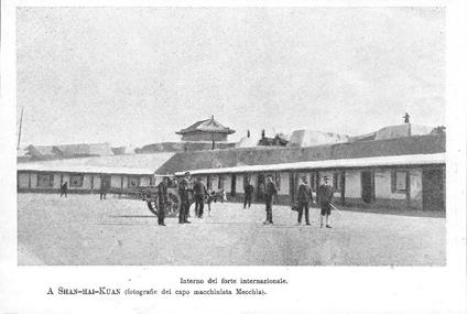Missione italiana in Cina. Distaccamento del Fieramosca presso il forte internazionale. Stampa 1901 - copertina