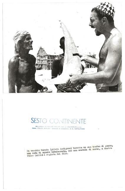 FOTO per SESTO CONTINENTE con il Regista FOLCO QUILICI e un vecchio Nakuda con Timbri - copertina