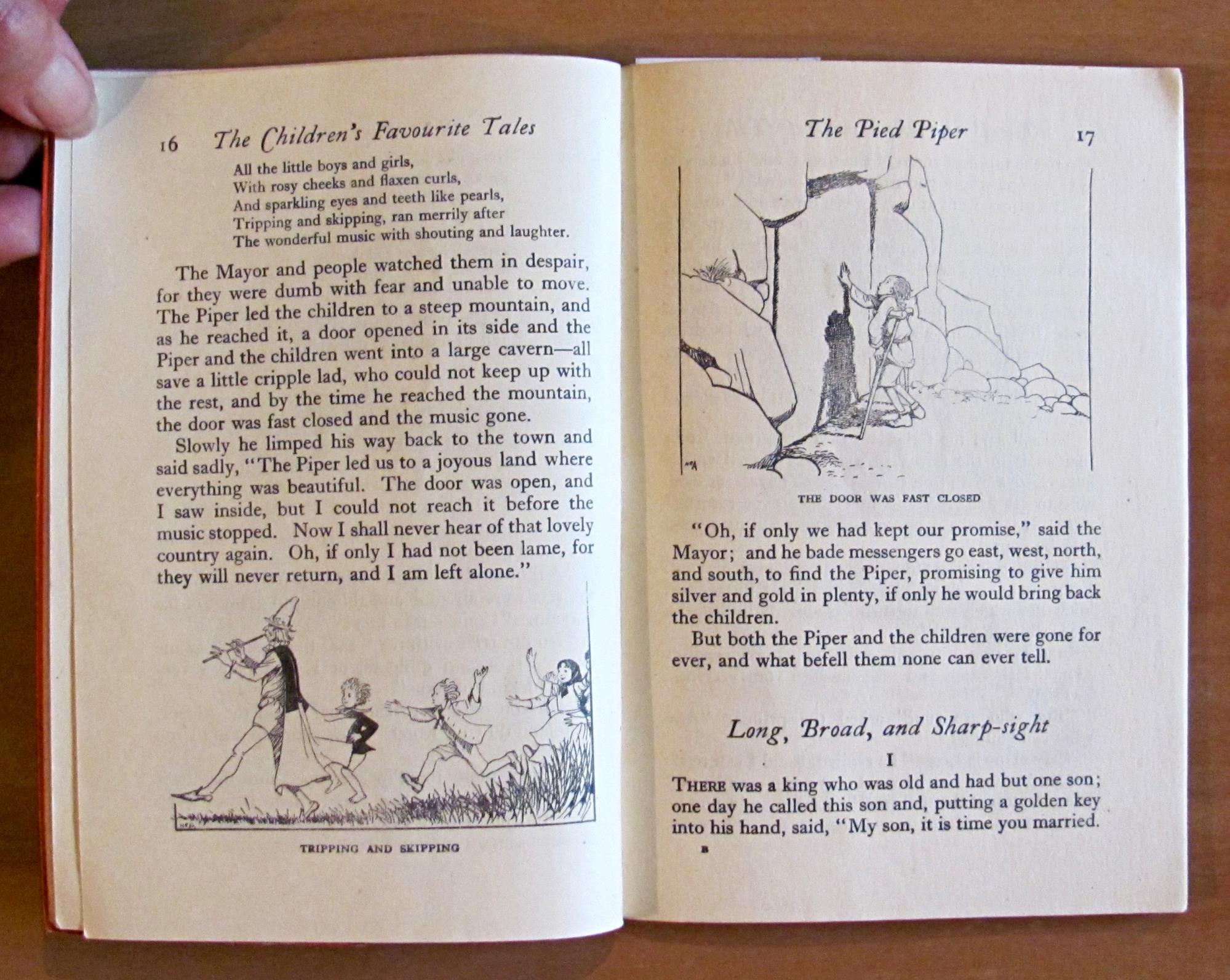 THE CHILDREN'S BOOK OF FAVOURITE TALES, 1945 - ill. APPLETON