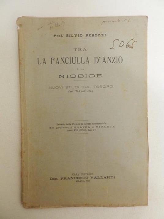 Tra la fanciulla d'Anzio e la Niobide. Nuovi studi sul tesoro - Silvio Perozzi - copertina