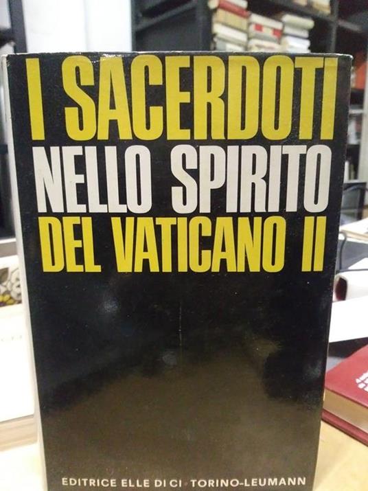 I Sacerdoti nello spirito del vaticano II - copertina