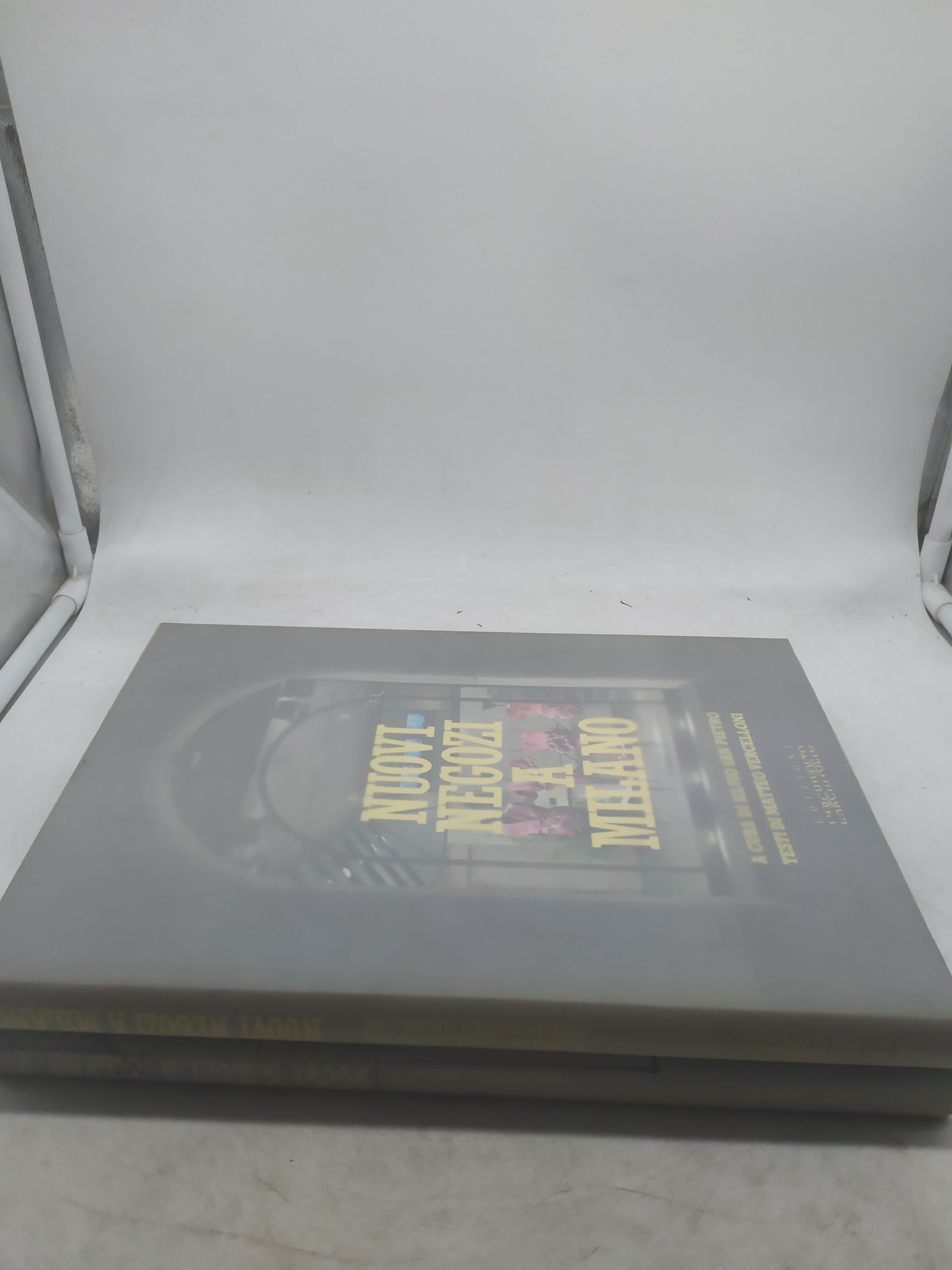 nuovi negozi a milano 2 volumi editrice l'archivolto italiano inglese