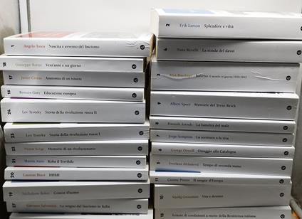 novecento biblioteca della democrazia a cura di antonio scurati gazzetta dello sport 27 volumi - Antonio Scurati - copertina