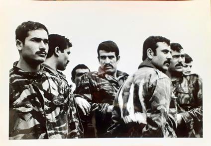 Israele. Prigionieri Siriani durante l'ora d'aria - Roberto Schezen - copertina