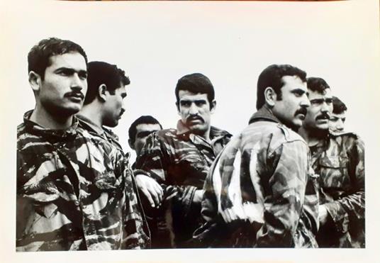 Israele. Prigionieri Siriani durante l'ora d'aria - Roberto Schezen - copertina