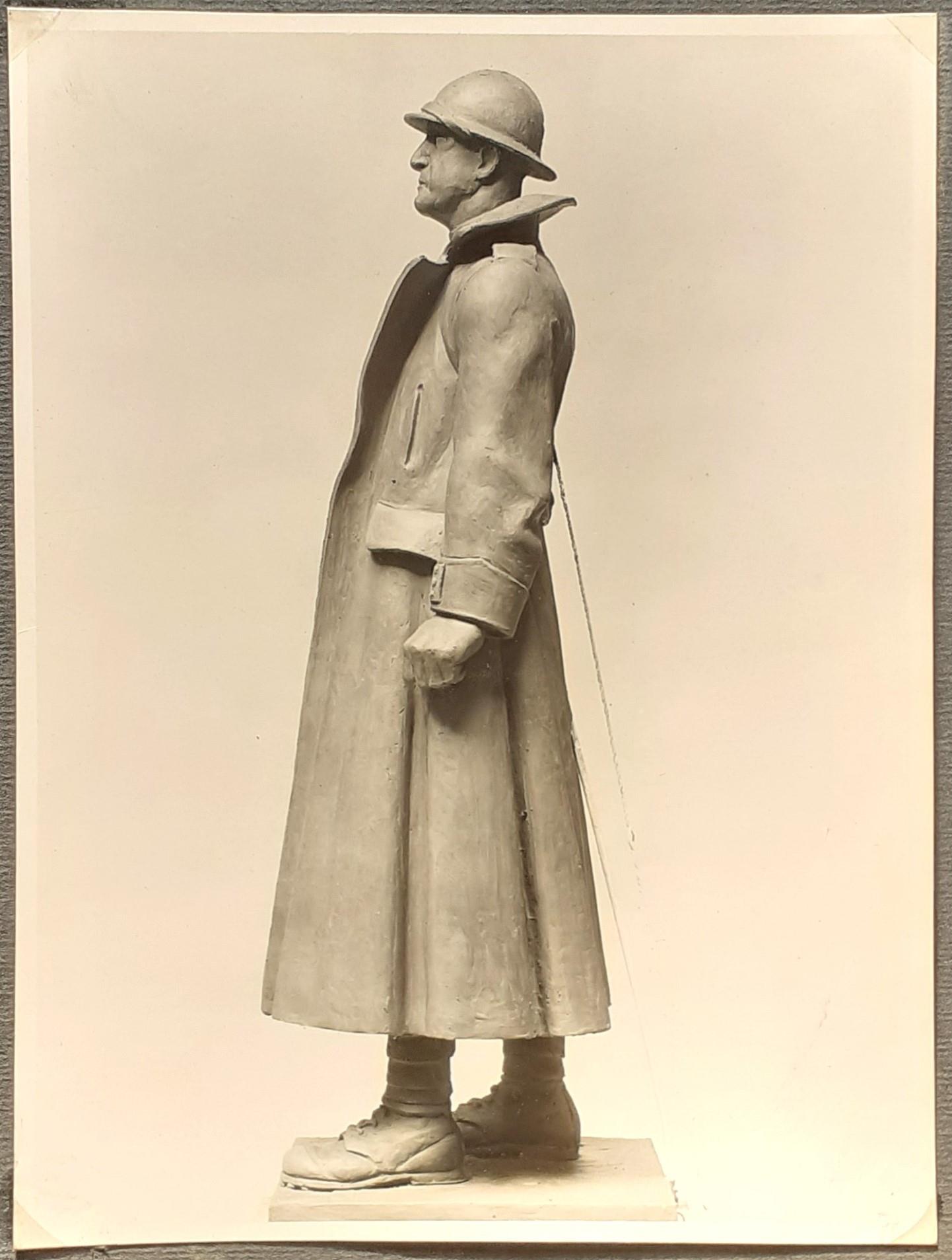 Due fotografie originali Bozzetto di Baroni Statua del Duca d'Aosta Monumento a Torino, datate 1935