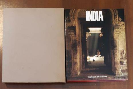 India - Antonio Monroy - copertina