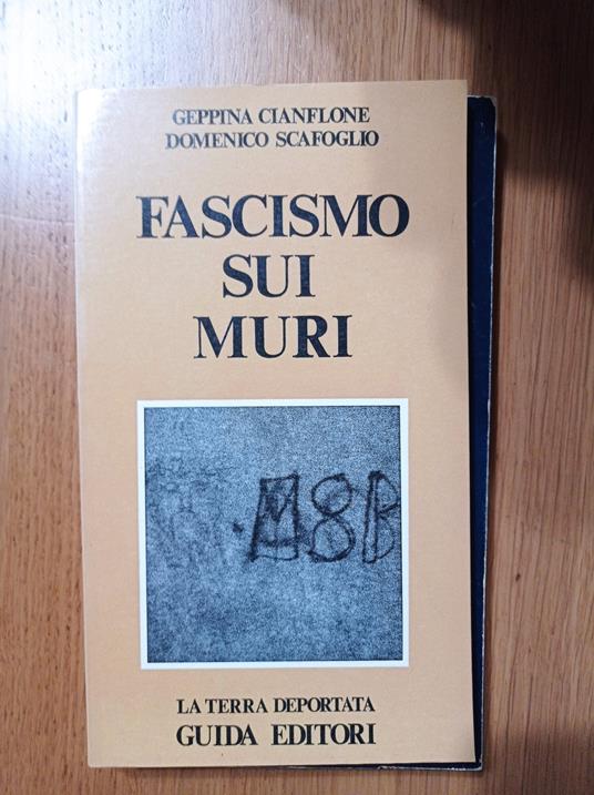 Fascismo sui muri - copertina
