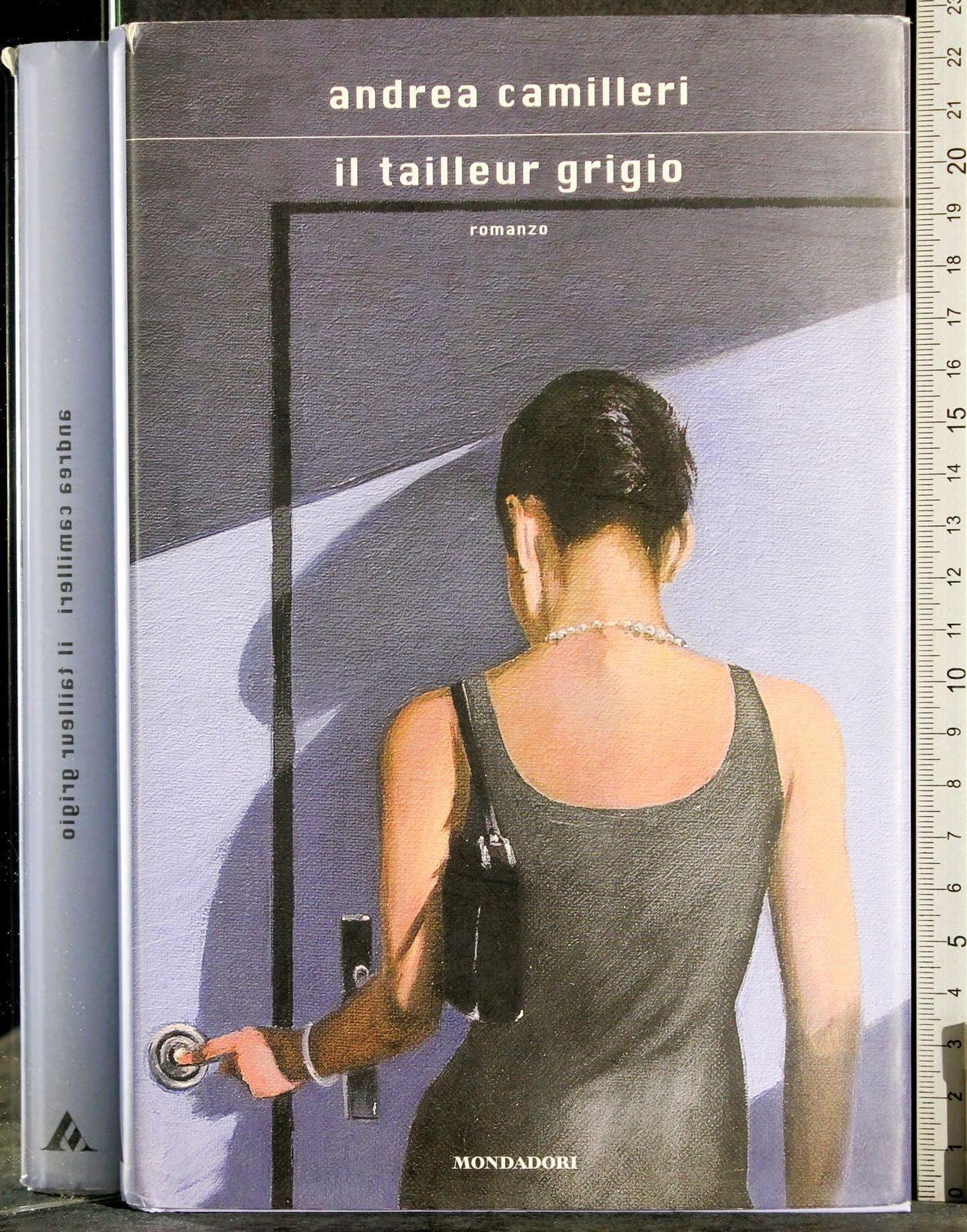 Il tailleur grigio