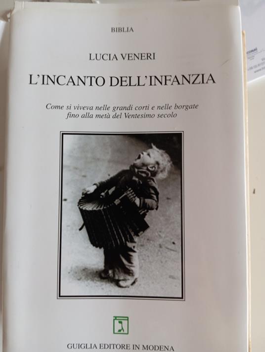 L' incanto dell'infanzia - Lucia Veneri - copertina