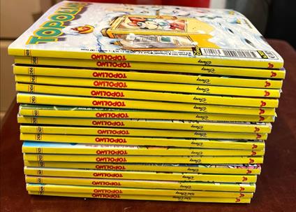 Lotto 17 fumetti Topolino (n° compresi tra 2400 e 2499 in descrizione) - copertina