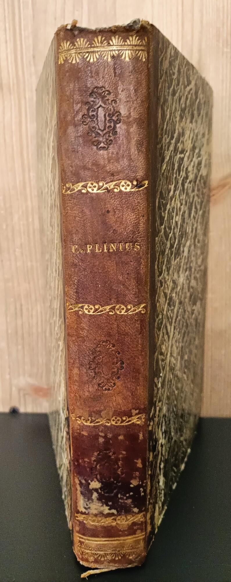 C. Plinii Caecilii Secundi epistolarum libri decem et panegyricus cum variorum annotationibus quibus suas addidit E. Gros. Unito a: De La Baune Jacques, Panegyrici veteres cum interpretatione et notis accedunt Christiani Schuuarzii, Venetiis Antonell