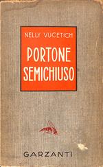 Portone semichiuso