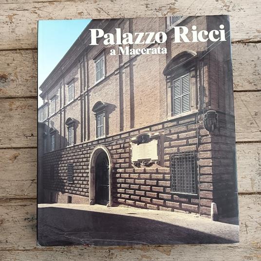 Palazzo Ricci a Macerata - copertina