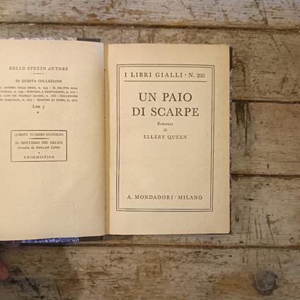 Un paio di scarpe - Ellery Queen - copertina