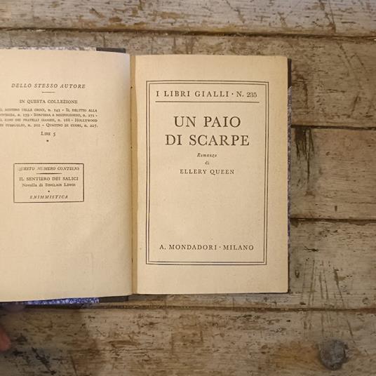 Un paio di scarpe - Ellery Queen - copertina