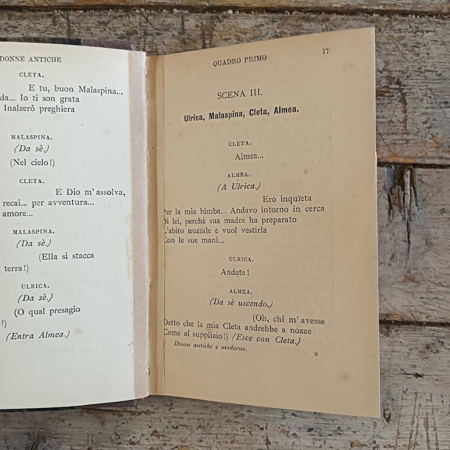 Donne antiche e donne moderne (commedia in quattro atti)