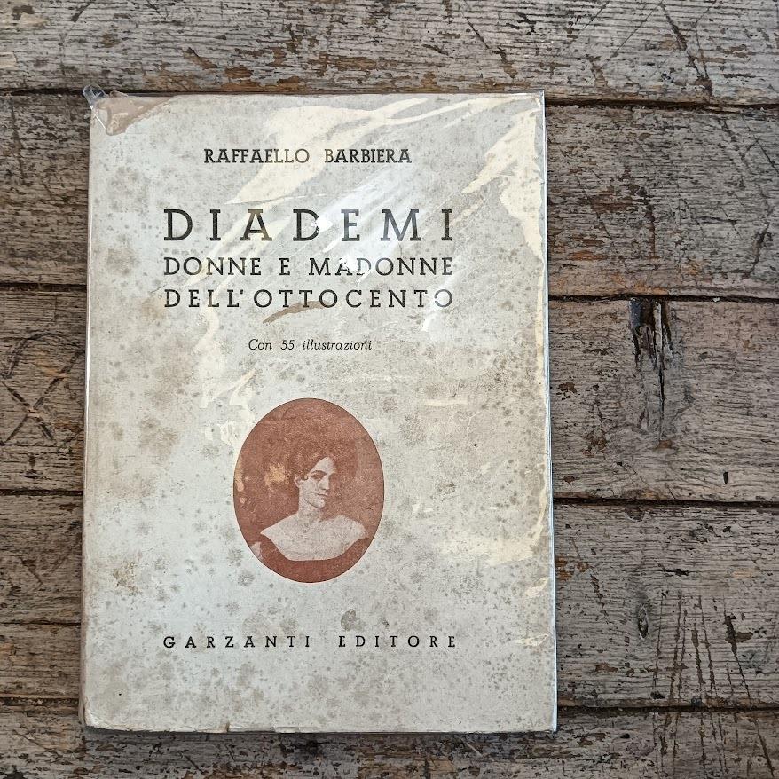 Diademi. Donne e Madonne dell'Ottocento