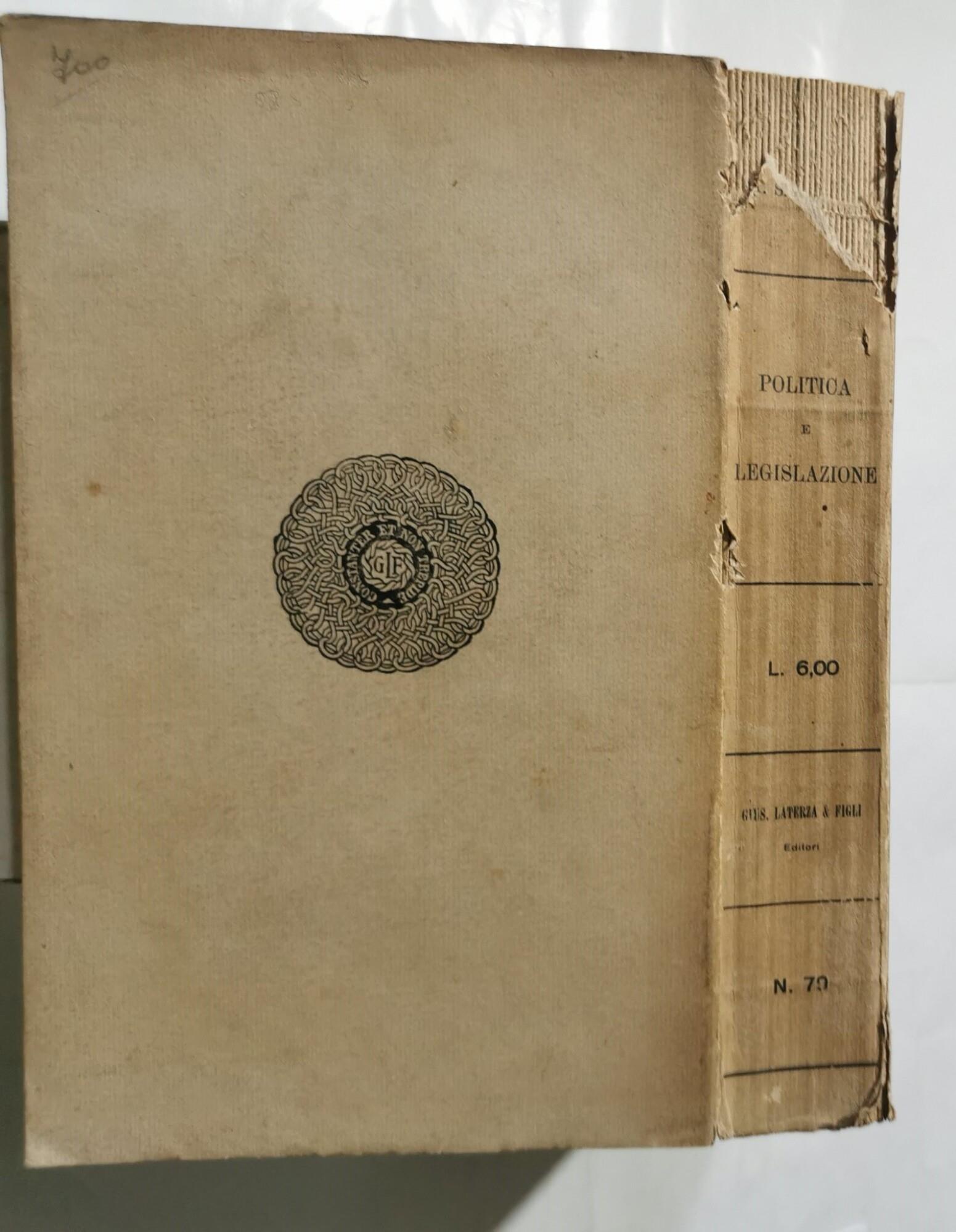 Politica e Legislazione - Saggi