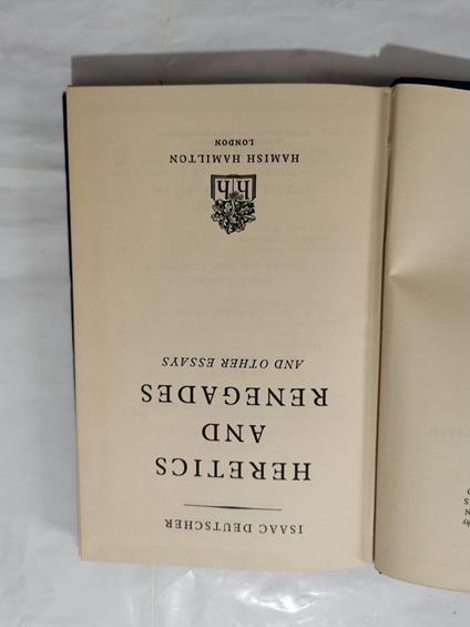 Heretics and renegades and other essays - Isaac Deutscher - copertina