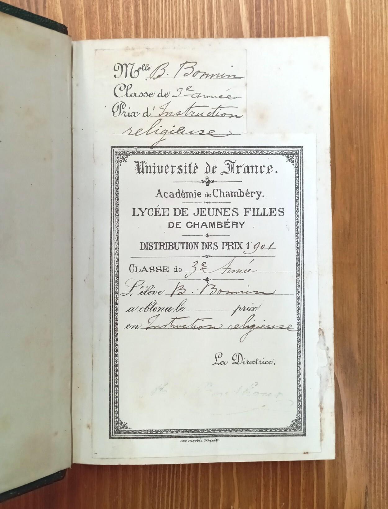 Lettres choisies de Madame de Sévigné accompagnées de notes explicatives sur les faits et les personnages du temps précédées d'observations littéraires par M. Sainte-Beuve et du portrait de Madame de Sévigné par Madame de Lafayette sous le nom d'un