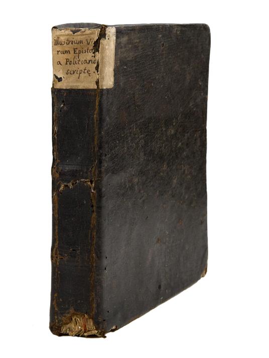 Illustrium Virorum Epistolae ab Angelo Politiano partim scriptae, partim collectae, cum Sylvianis Commentariis & Ascensianis Scholiis, non parum auctis, & diligenter repositis. Addidit enim Sylvius omnium fere argumenta, & quae duodecim chartis etiam - Angelo Poliziano - copertina