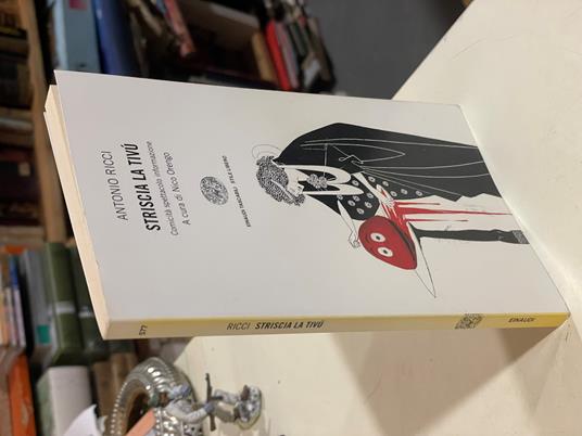 STRISCIA LA TIVù - Antonio Ricci - copertina