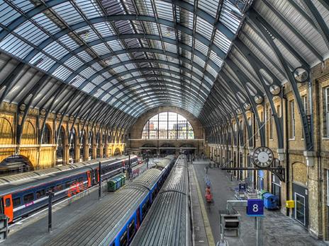 SMARTBOX - Luoghi fantastici e dove trovarli: tour di Harry Potter® in bus a Londra per 2 - Cofanetto regalo - 9