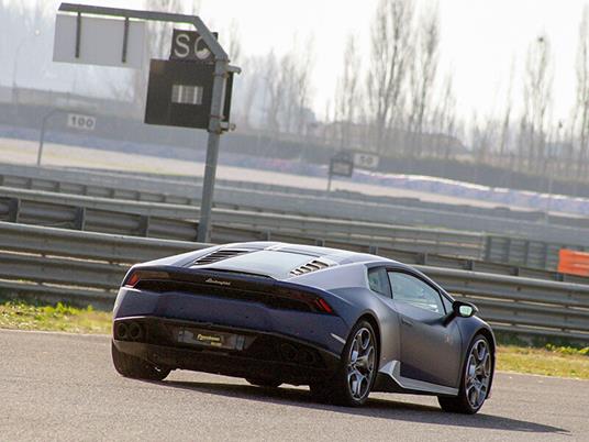 SMARTBOX - 2 giri in Lamborghini sul Circuito Varano de' Melegari - Cofanetto regalo - 5