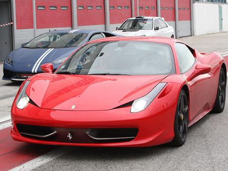 SMARTBOX - Emozioni in pista: 2 giri alla guida di 1 supercar e video ricordo - Cofanetto regalo - 5