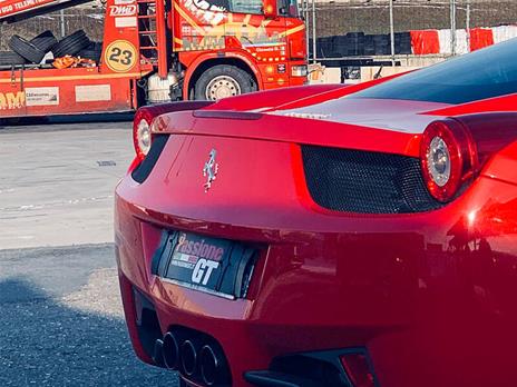 SMARTBOX - Guida 2 supercar: 2 giri di pista sul Circuito di Varano de Melegari - Cofanetto regalo - 6