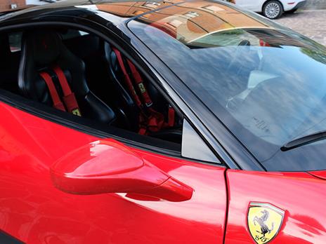 SMARTBOX - Emozioni su strada: guida in Ferrari 488 a Maranello - Cofanetto regalo - 7