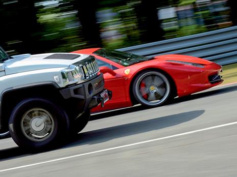 SMARTBOX - Adrenalina sul Circuito di Castelletto di Branduzzo: 7 giri in pista su Ferrari 458 - Cofanetto regalo - 5