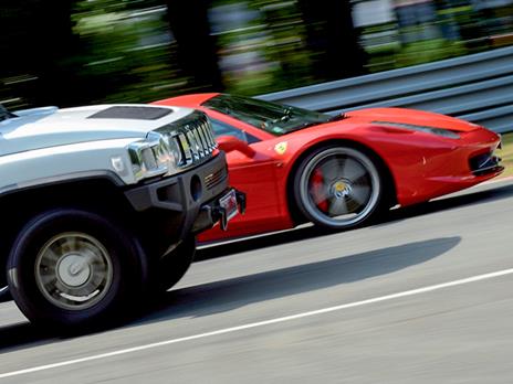 SMARTBOX - Castelletto di Branduzzo: 3 emozionanti giri alla guida di una Ferrari 458 - Cofanetto regalo - 5