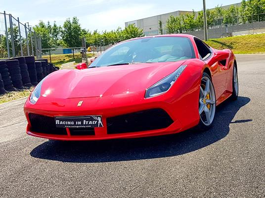 SMARTBOX - Ferrari F488 su pista: 4 giri sul Circuito di Castelletto e video incluso - Cofanetto regalo - 7
