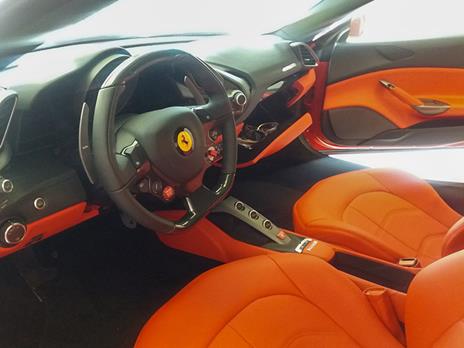 SMARTBOX - Ferrari F488 su pista: 4 giri sul Circuito di Castelletto e video incluso - Cofanetto regalo - 9