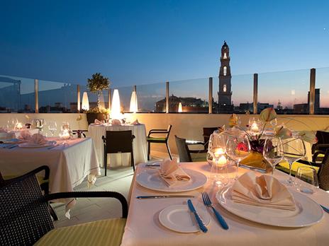 SMARTBOX - Natale da buongustai: 1 romantica cena con vino per 2 persone - Cofanetto regalo - 3