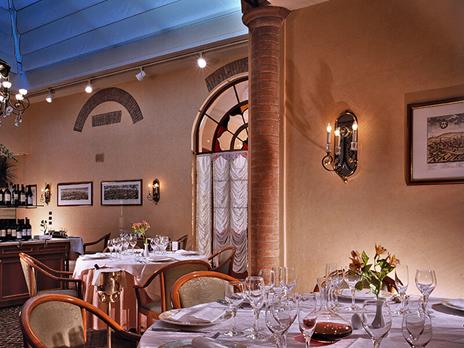 SMARTBOX - Natale da buongustai: 1 romantica cena con vino per 2 persone - Cofanetto regalo - 7