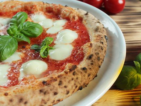 SMARTBOX - A tutta pizza: tour gastronomico di Napoli con soggiorno di 1 notte per 2 persone - Cofanetto regalo - 9