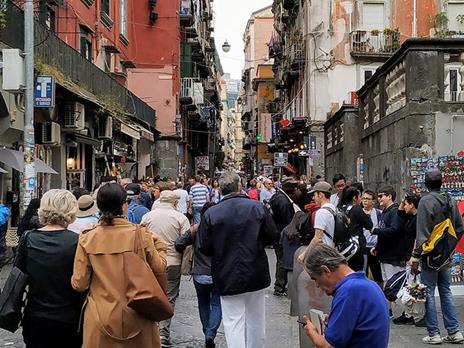 SMARTBOX - Napoli da gustare: 1 notte per 2 persone e street food tour nelle strade del centro storico - Cofanetto regalo - 9