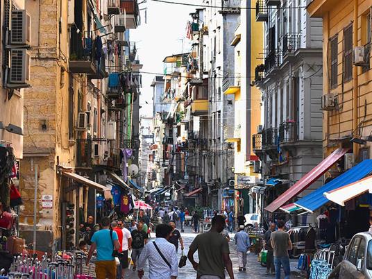 SMARTBOX - Napoli da gustare: 1 notte per 2 persone e street food tour nelle strade del centro storico - Cofanetto regalo - 14