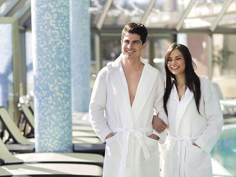 SMARTBOX - Toscana da vivere tra sapori e relax: 1 degustazione di vini e 1 accesso Spa per 2 - Cofanetto regalo - 5